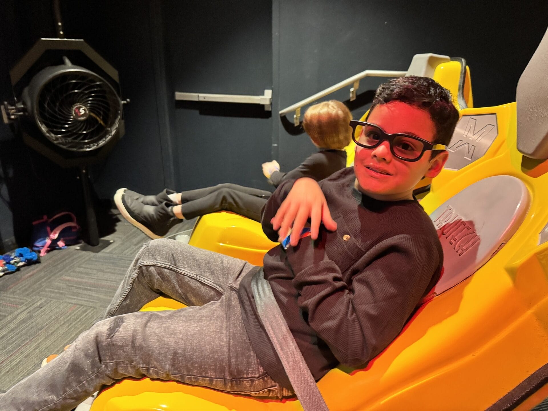 ti gason ak linèt 3D