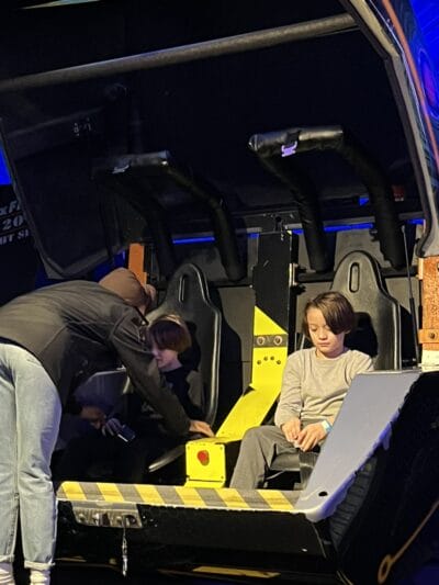 timoun nan yon atraksyon